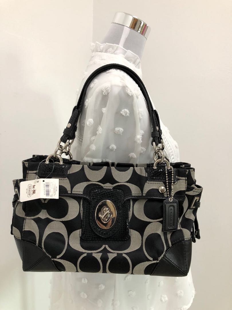 Coach discount peyton bag