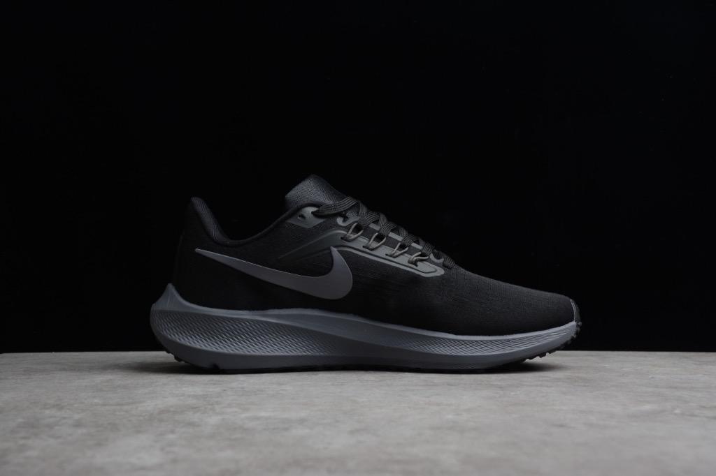 Nike running air zoom 35 pegasus sneakers in triple black hotsell
