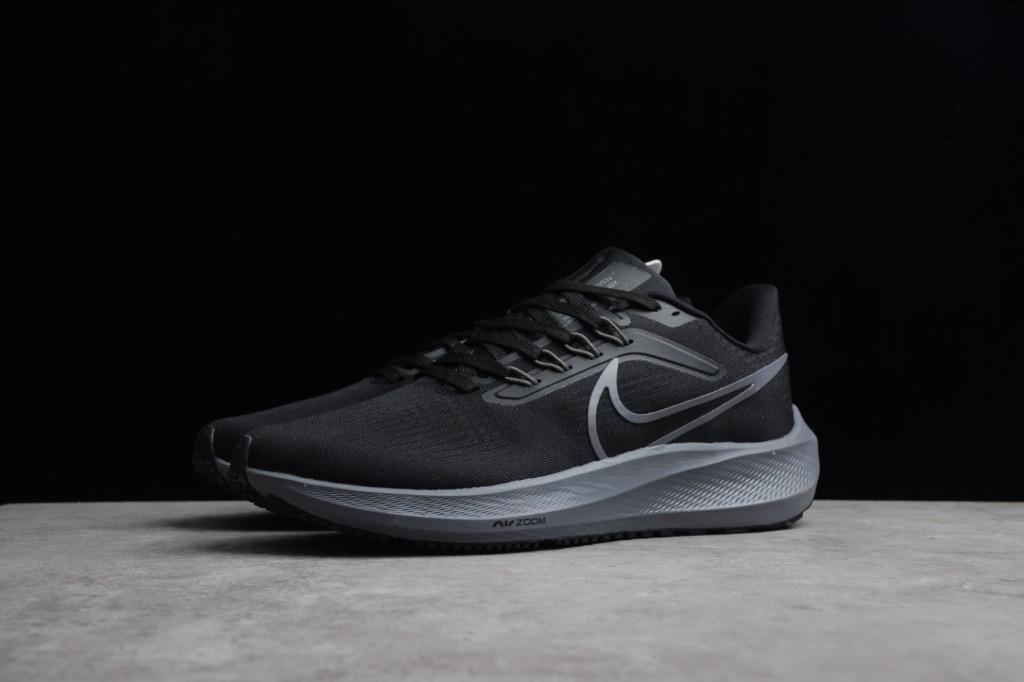 Nike zoom pegasus triple black online