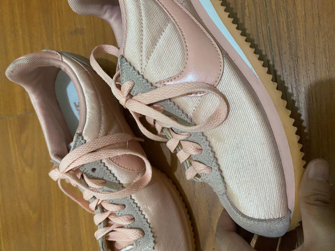 nike cortez salmon pink