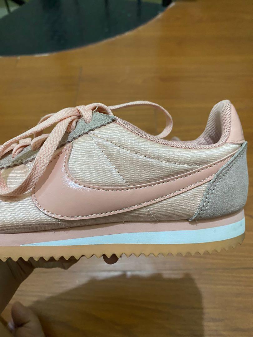 nike cortez salmon pink