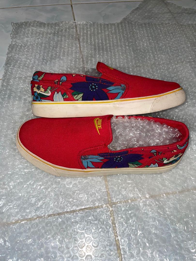 Nike floral slip on shoes shop