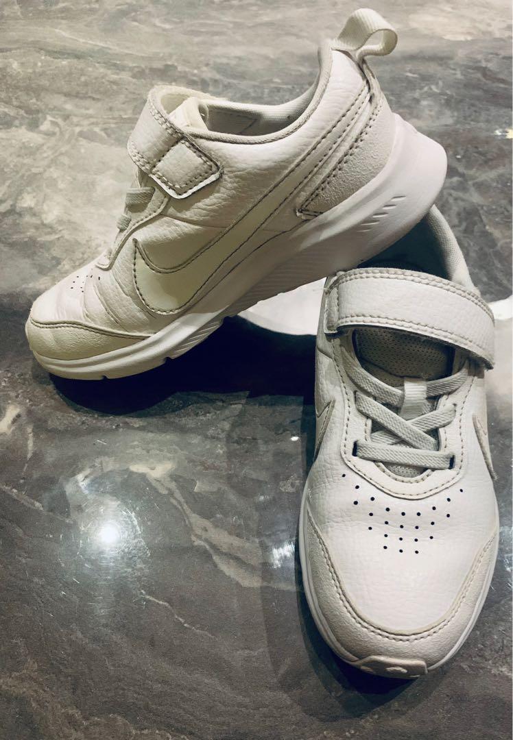 Nike Velcro White Jogging Shoes