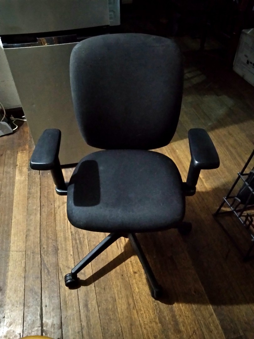 Steelcase Apt office chair, Furniture & Home Living, Furniture, Chairs