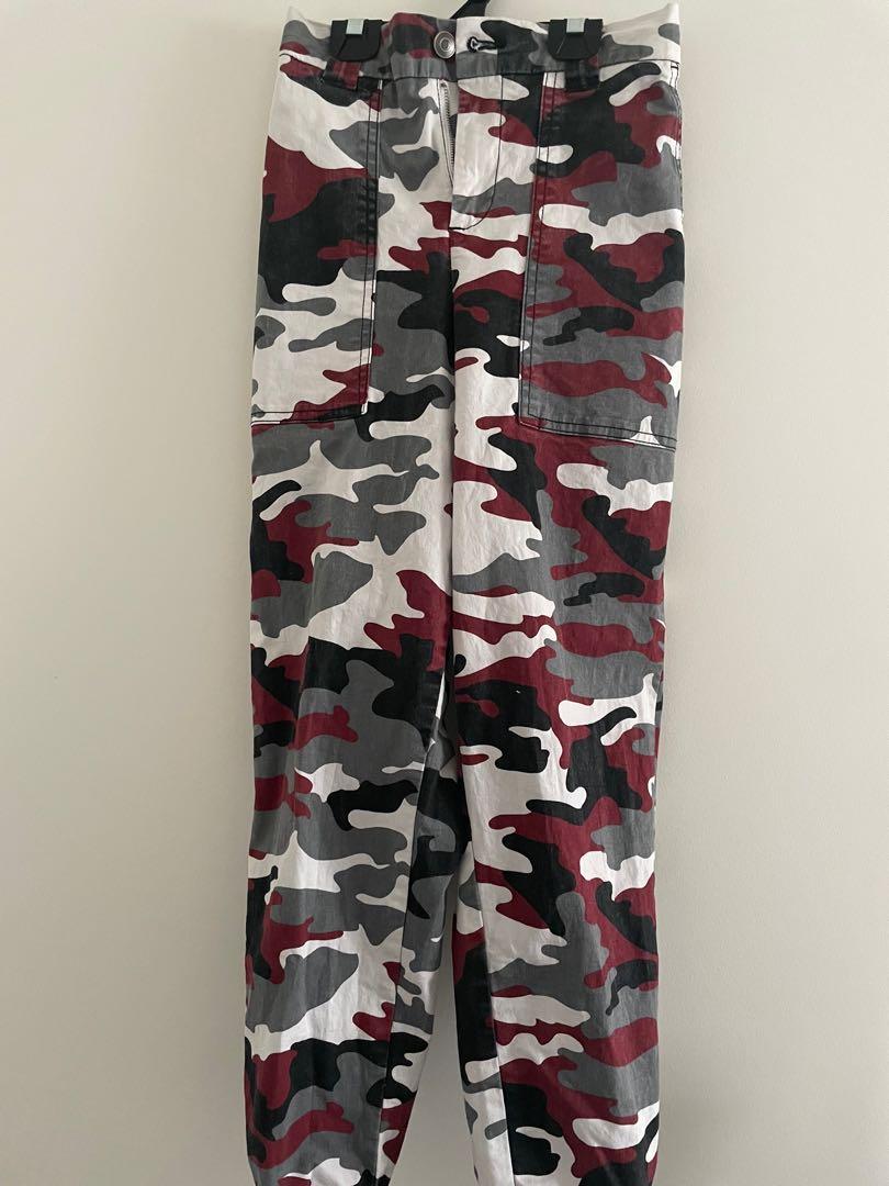 Supre shop camo pants