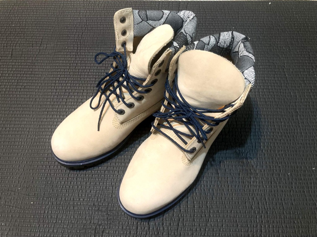 Timberland 男寬版米色壓花後領麂皮防水經典優質6吋靴US9W EU43