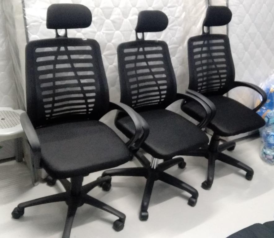 Used ergonomic office chair with no stain usable condition, Furniture