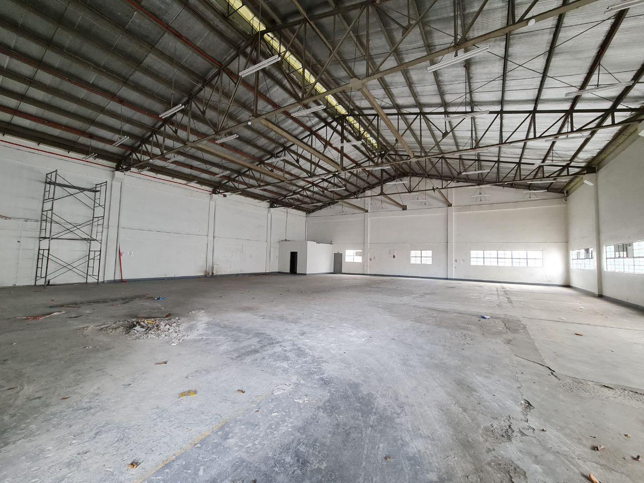 Warehouse for rent Parañaque (Category: Commercial) located in Makati City. Submitted by keilah.merealty (Listing ID 1103526146, Image 1). Description: Warehouse available 1000 - 2000 sqm Rental rate: 200 pesos/sqm For other warehouse listing kindly send a message.