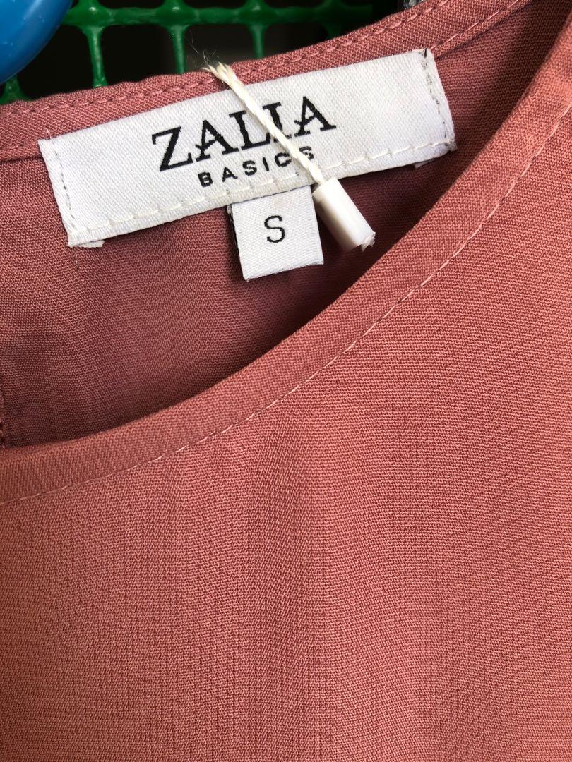 Zalia Basic Pant Set (Category: Blouses) located in Kota Tinggi. Submitted by chikechikiman (Listing ID 1127375208, Image 3). Description: Zalia Basic Pant set Never worn S size.