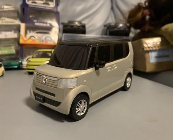 1 24 Honda N Box 日本本田原廠塑膠showroom 色辦車米色黑頂 興趣及遊戲 玩具 遊戲類 Carousell
