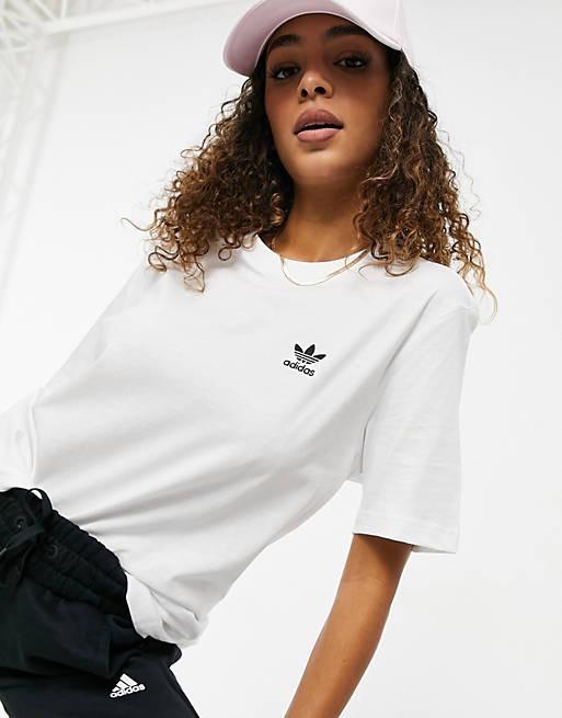 ADIDAS Originals Essential mini logo t-shirt in white 💖, Women's Fashion,  Tops, Shirts on Carousell