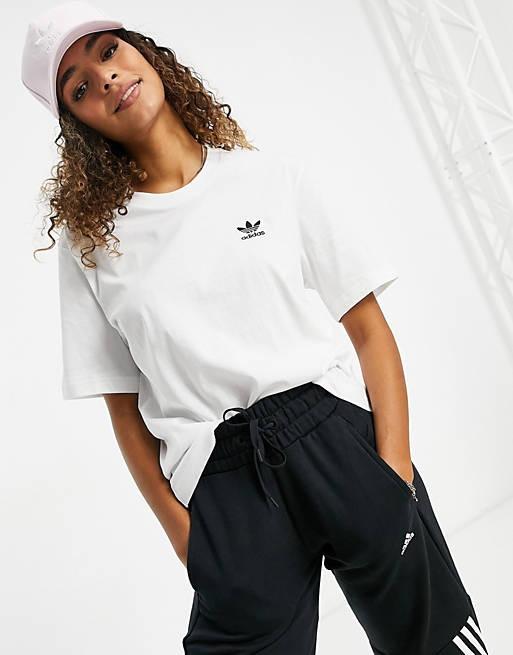 Adidas mini logo t shirt clearance