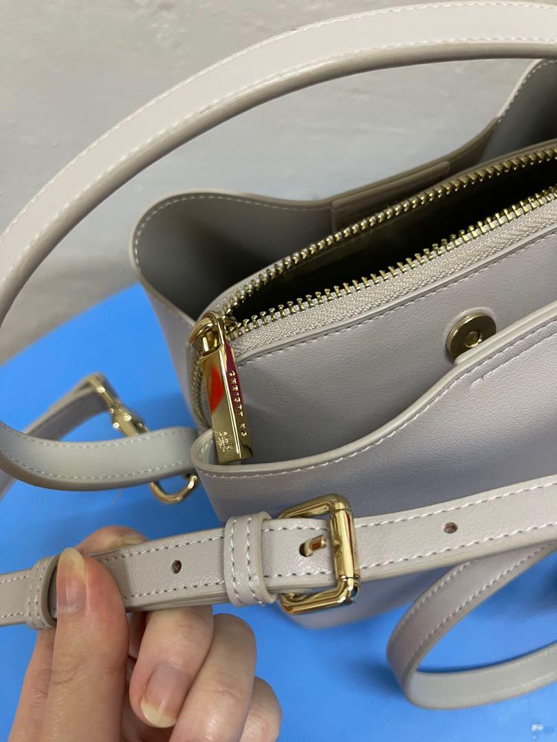 Arissa top handle bag 2025