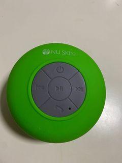 Bluetooth speaker with suction pad