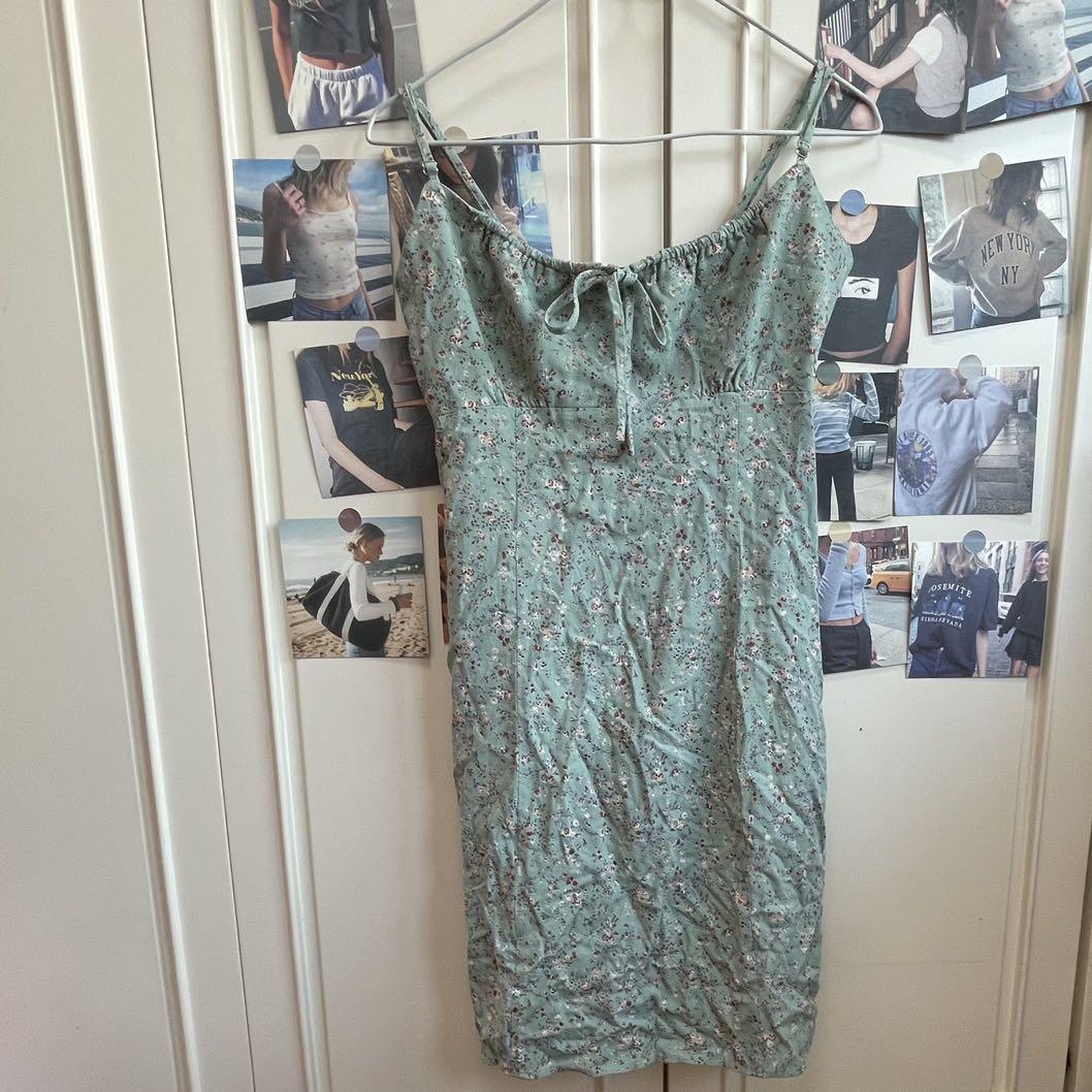 BNWT brandy melville jennifer floral dress green