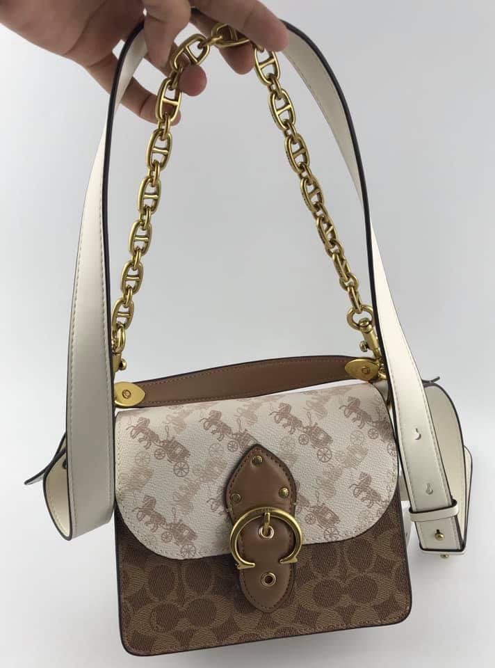beat shoulder bolsa 18 with horse and carriage print