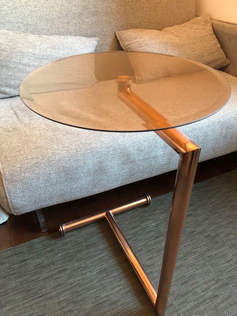 Coffee Table （分類：桌子）位於 Hong Kong。 由 tobeysl 提交（商品編號 1127712751，圖片 1）。簡介： KARE DEISGN 玻璃茶几 Bought from aluminium 8成新 中環半山自取。