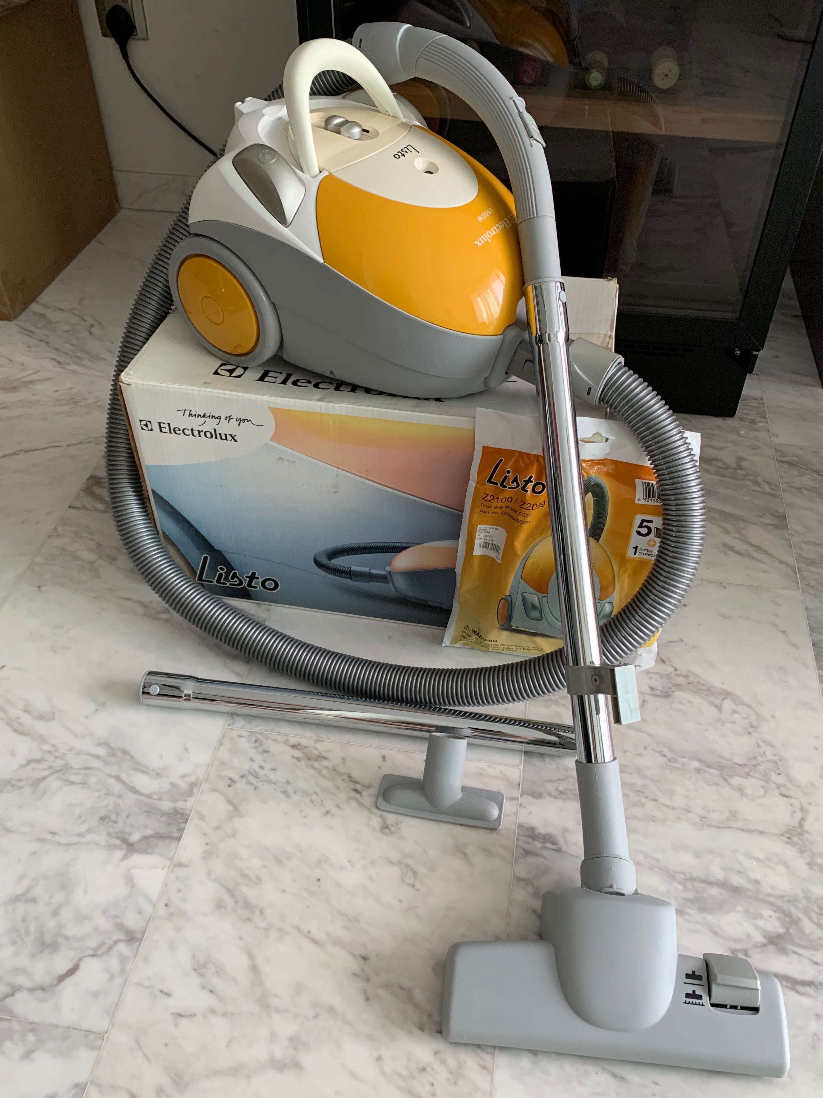 Electrolux Listo Vacuum - 1500w, TV 