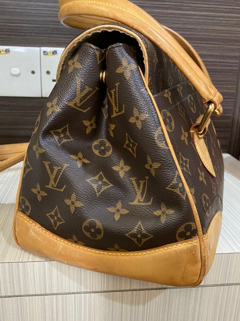 Louis vuitton Beverly Clutch, Luxury, Bags & Wallets on Carousell