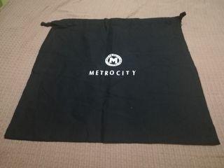 Metrocity dust bag - 18w x 17h