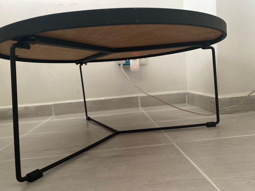 Modern Coffee Table (Category: Tables & Sets) located in Kuala Lumpur. Submitted by atoz2 (Listing ID 1127571069, Image 2). Description: .