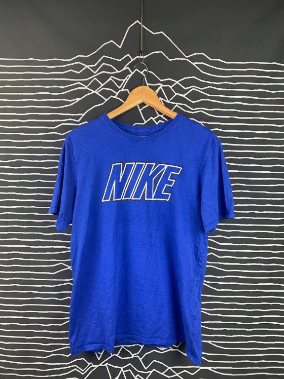 Nike block logo tee store