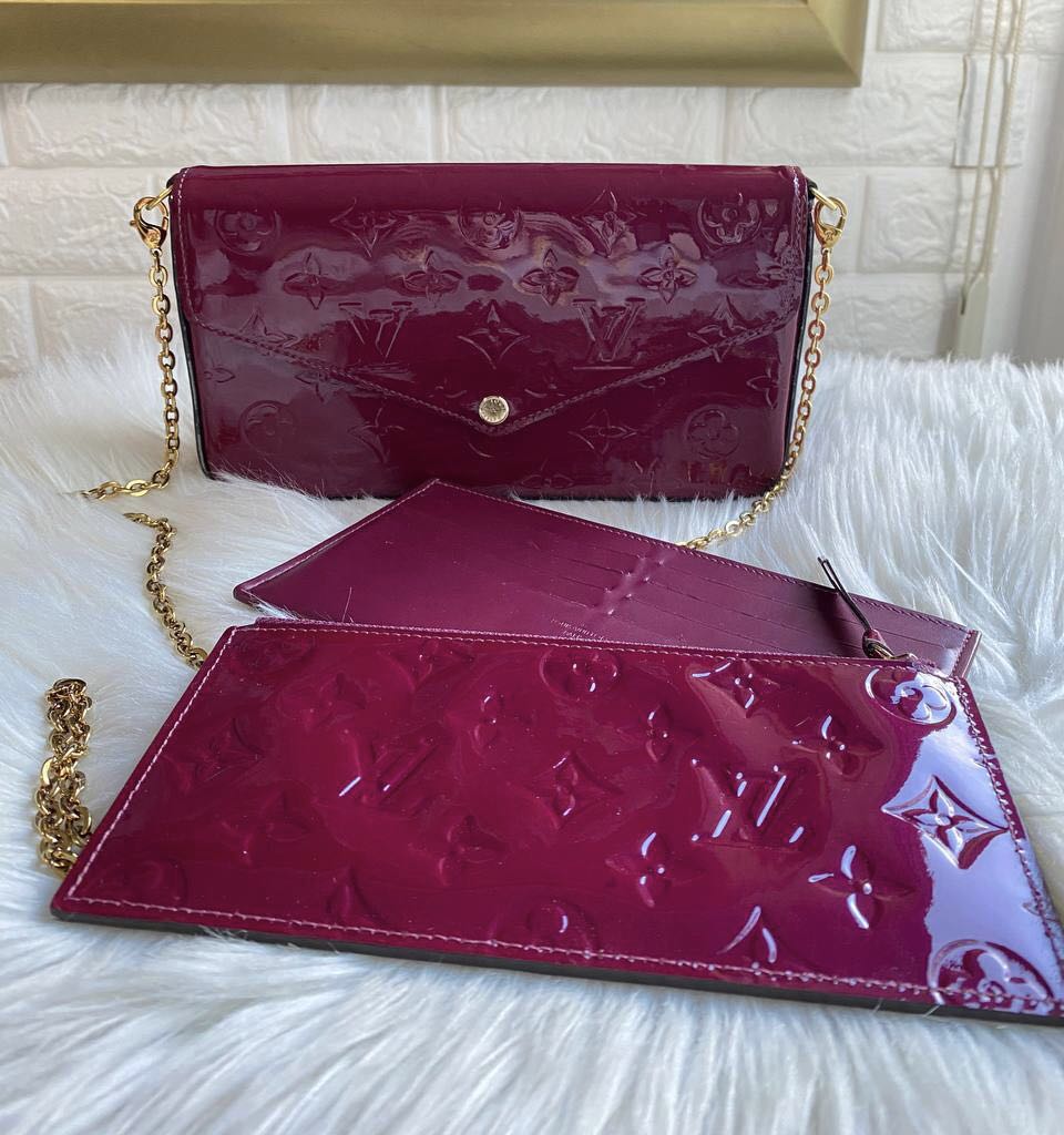Louis Vuitton Red Monogram Vernis Pochette Felicie Leather Patent leather  ref.798353 - Joli Closet