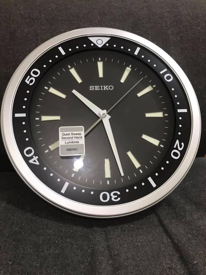 Seiko Diver Style Wall Clock QXA723A, Furniture & Home Living, Home