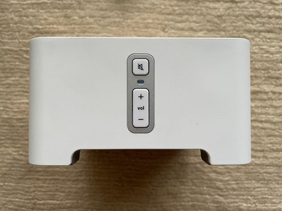 Sonos Connect (Category: Other Audio Equipment) located in Singapore. Submitted by paoster (Listing ID 1127514921, Image 3). Description: Sonos allows you to connect you analog sound devices and control it via wifi. Integrates well with the Sonos ecosystem and build your own multi-room sound experience..