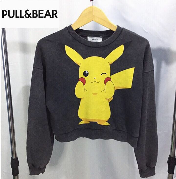 Sweater Pikachu pull and bear, Fesyen Wanita, Pakaian Wanita, Lainnya di  Carousell