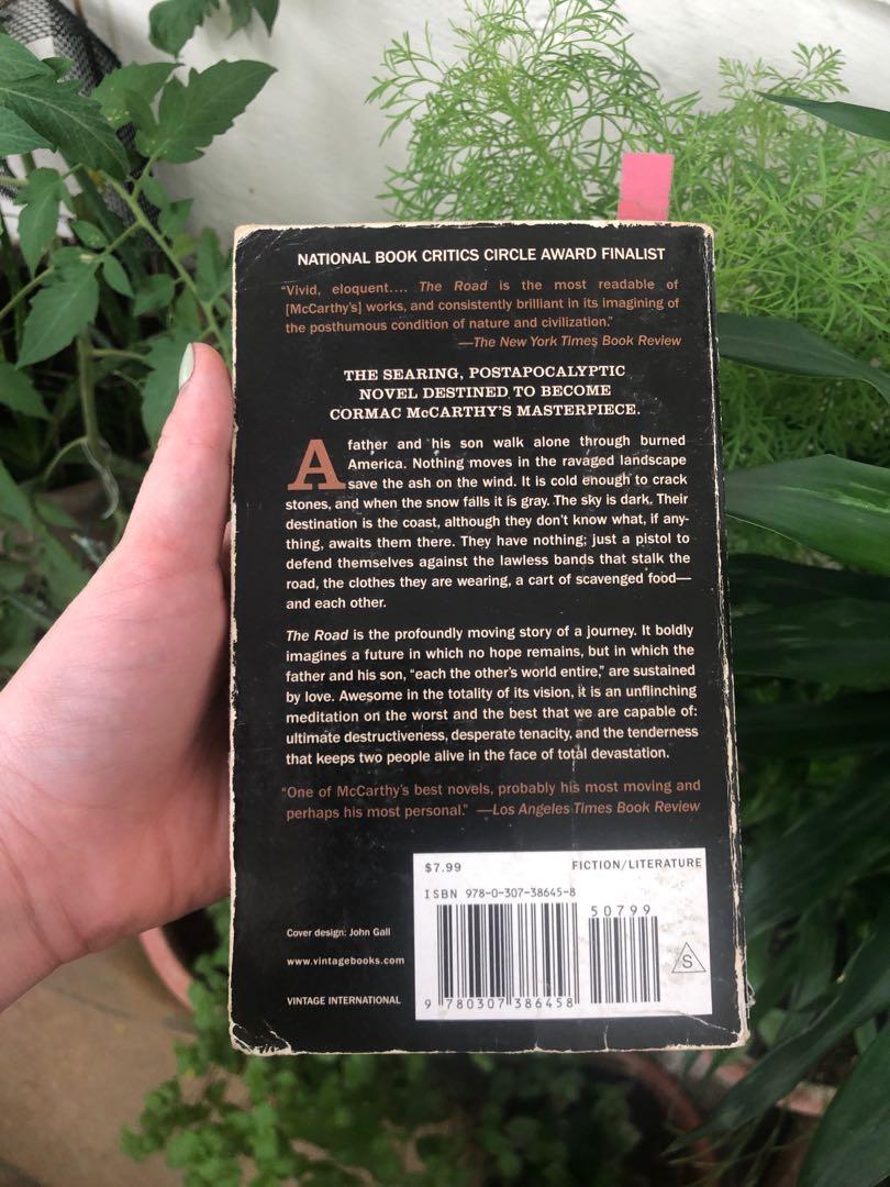 The Road Cormac McCarthy dystopian, Hobbies & Toys, Books