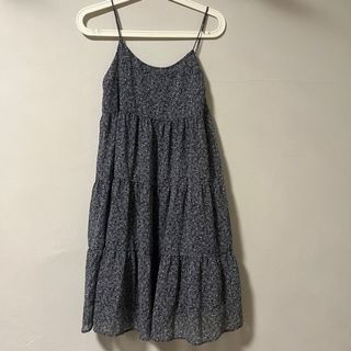 (Category: ) located in . Submitted by clearmywardrobeplsss (Listing ID 1127641114, Image 1). Description: .
