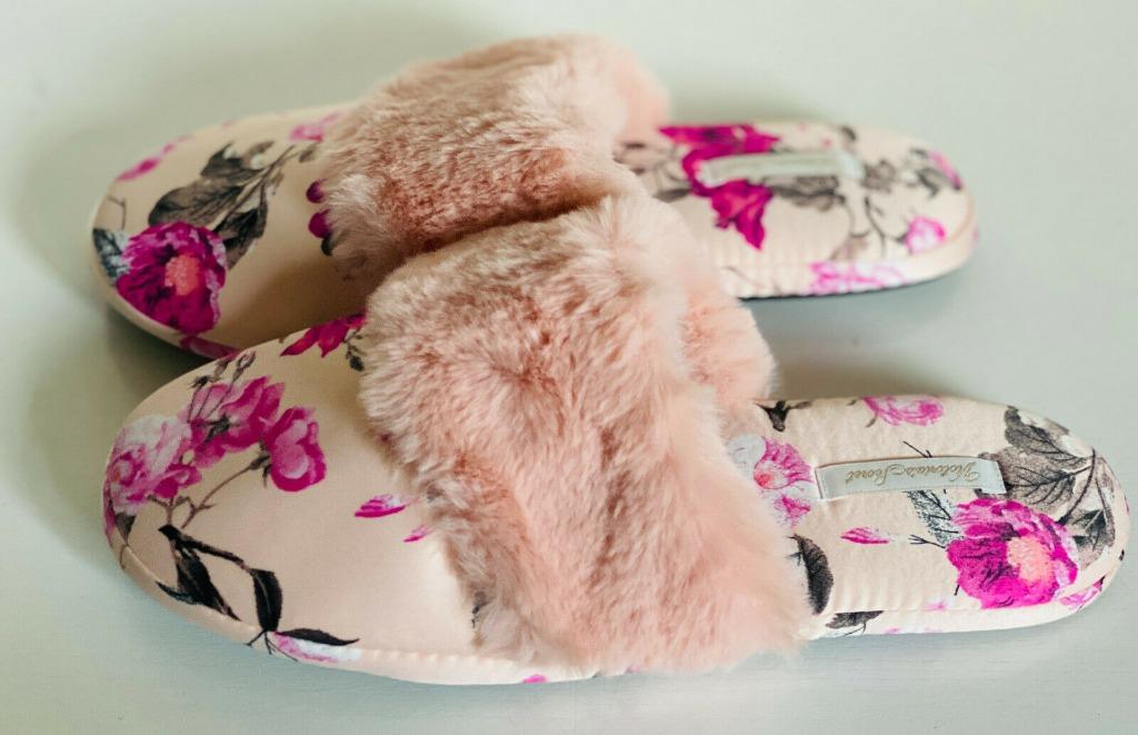 Victoria secret pink house slippers top