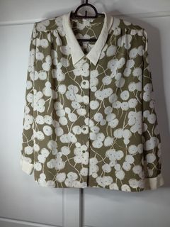 (Category: ) located in . Submitted by bella.closet (Listing ID 1127533383, Image 1). Description: .