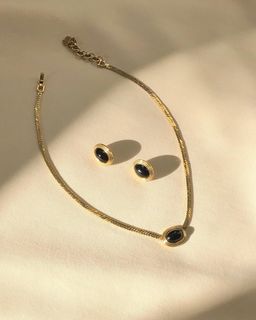 (Category: ) located in . Submitted by shoptuesdays (Listing ID 1127696687, Image 1). Description: .