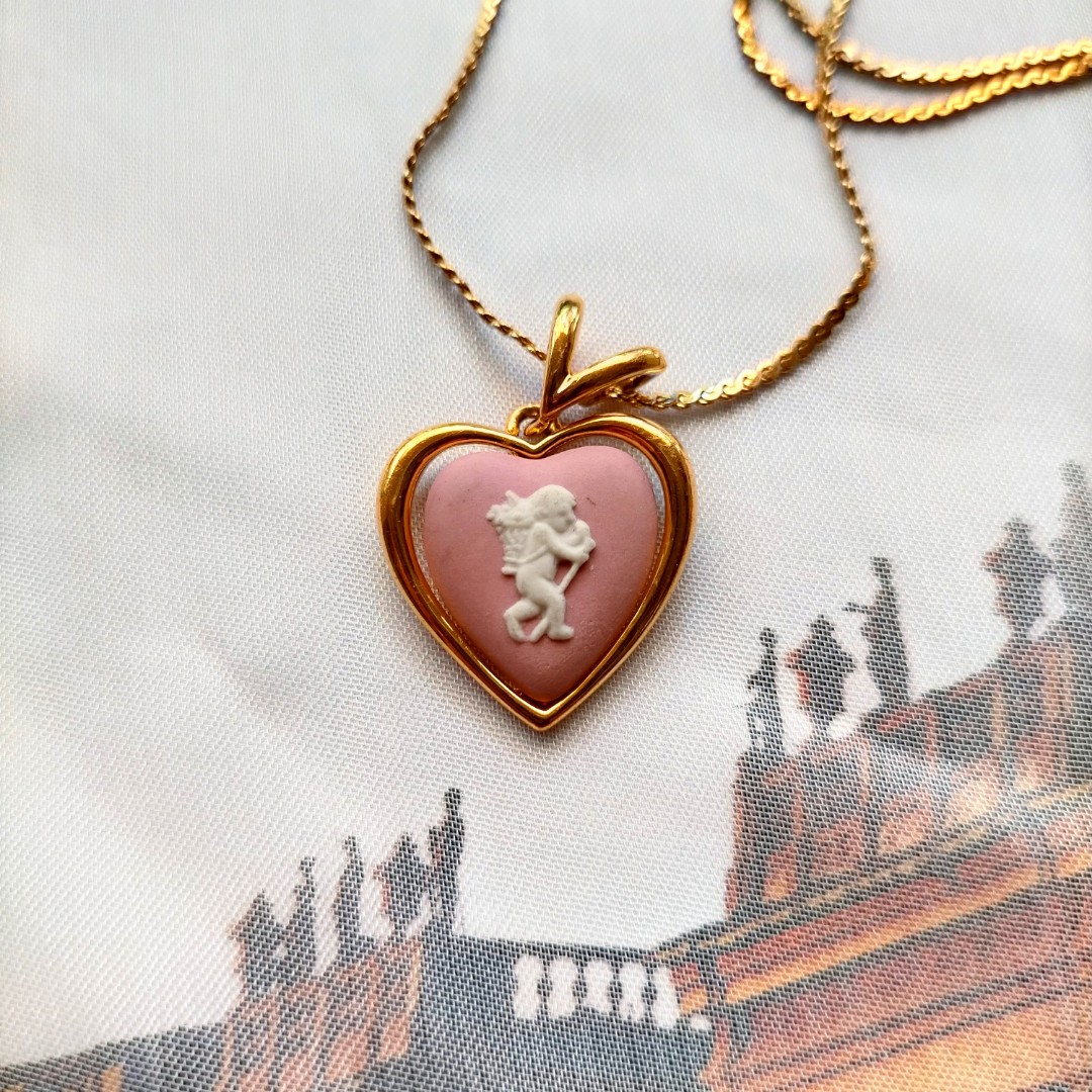 Wedgwood heart store necklace