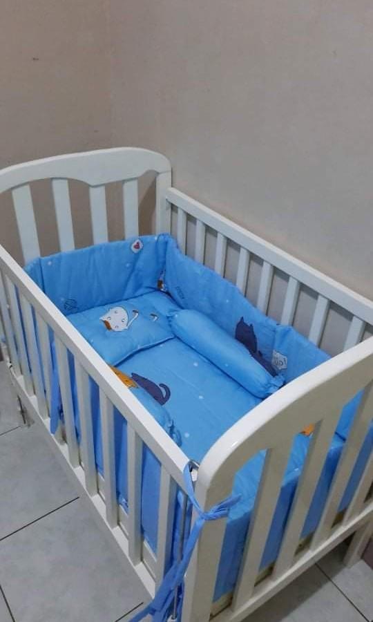 White Crib with Uratex Foam Waterproof Cover Comforter Bumper Set
