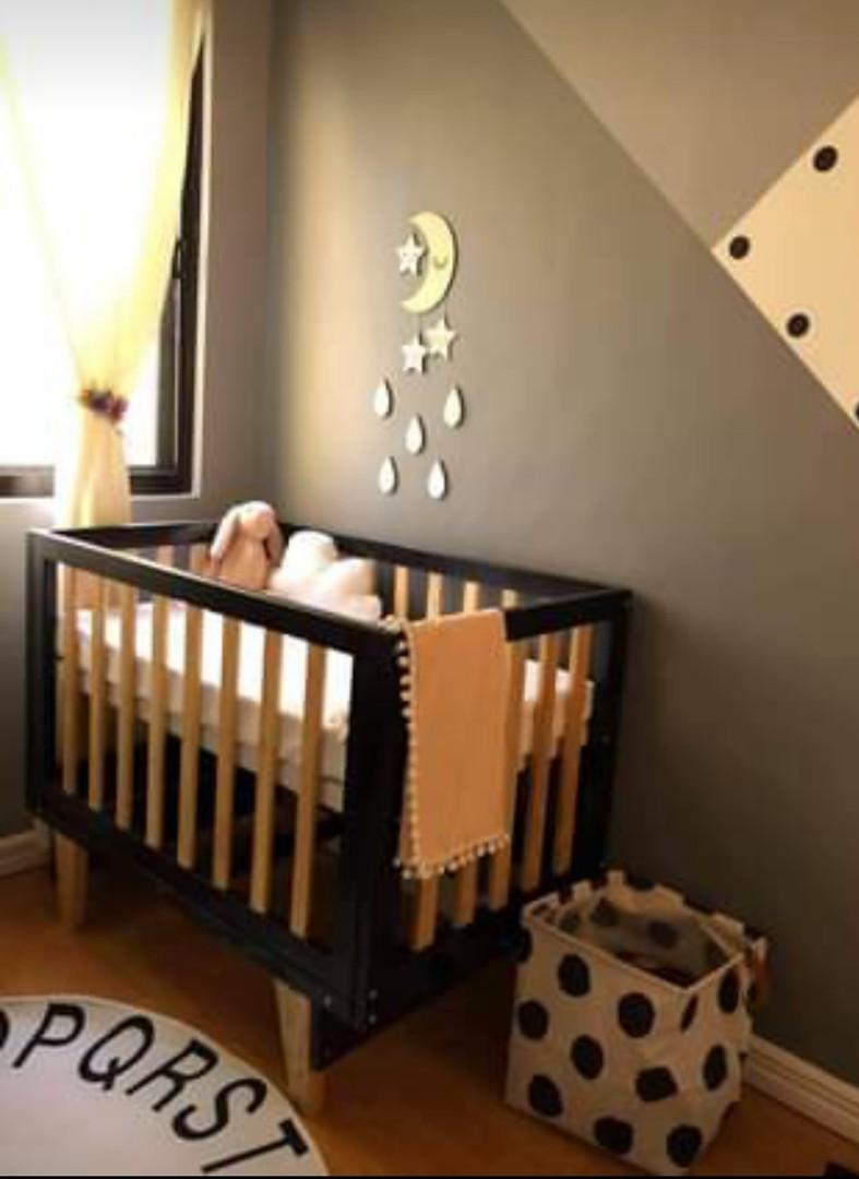Wooden crib black like new