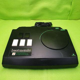 二手良品 KONAMI 原廠 PS1稀少周邊節奏DJ 已有測試所有功能正常
保存良好
收藏玩樂特殊良伴
