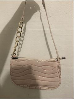 (Category: ) located in . Submitted by msyirah (Listing ID 1127879376, Image 1). Description: .