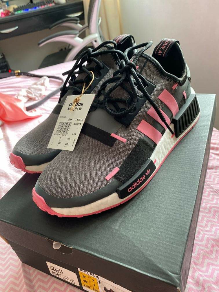 hígado índice testimonio Adidas NMD in Black and Pink, Women's Fashion, Footwear, Sneakers on  Carousell
