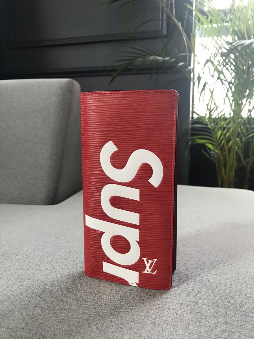 Authentic supreme on sale wallet