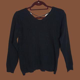 Black longsleeves top