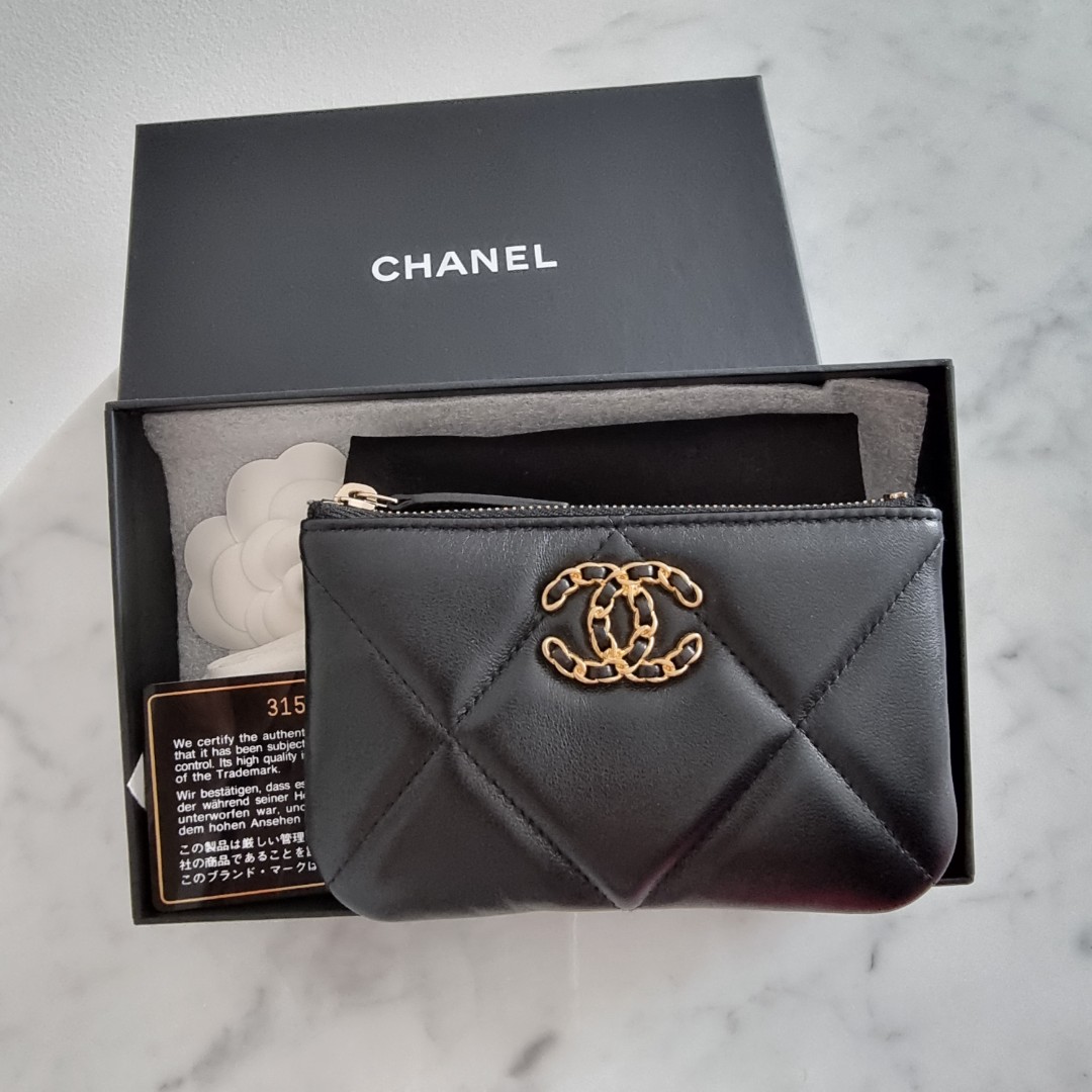 Chanel 19 Mini O Case (Black), Luxury, Bags & Wallets on Carousell