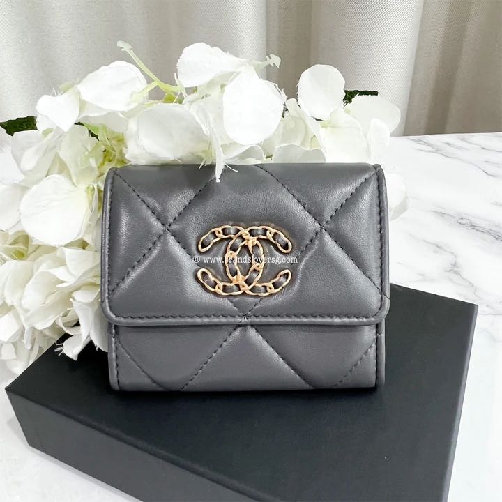 Chanel 19 XL Card Holder 21B Charcoal Grey Lambskin AGHW, Luxury