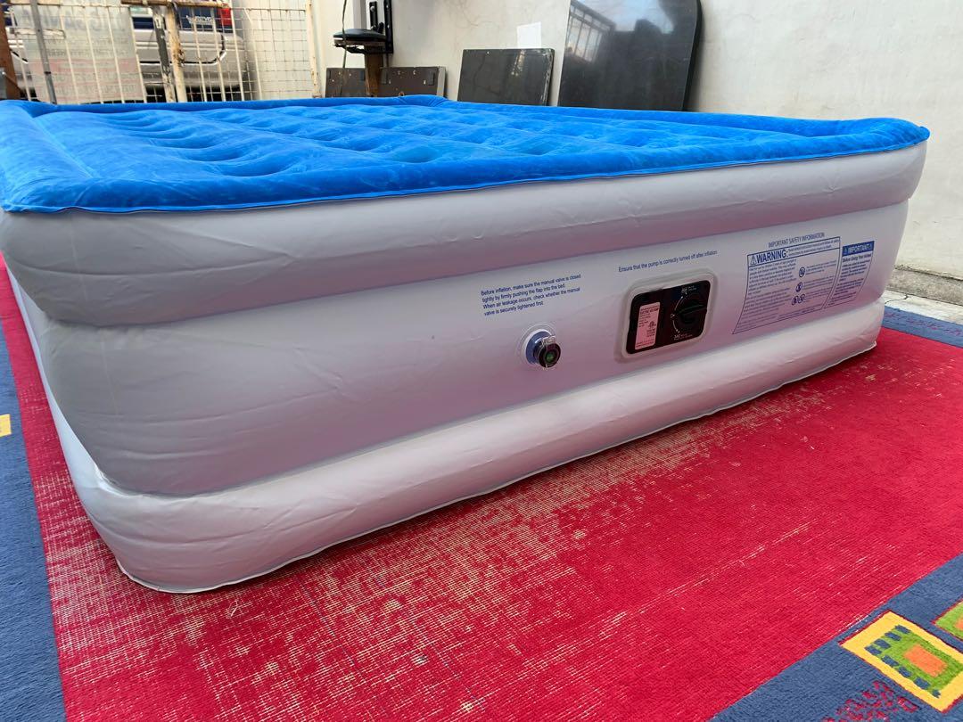 Cumbor Airbed with builtin Pump, Furniture & Home Living, Furniture