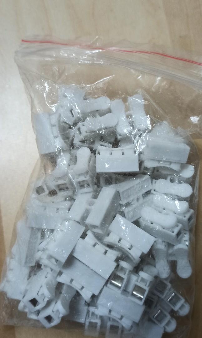 Electric cable Socket (Category: Electrical, Adaptors & Sockets) located in Singapore. Submitted by hengten (Listing ID 1127744166, Image 1). Description: 1 package $5 (50pcs) 3 package only take all together $10.