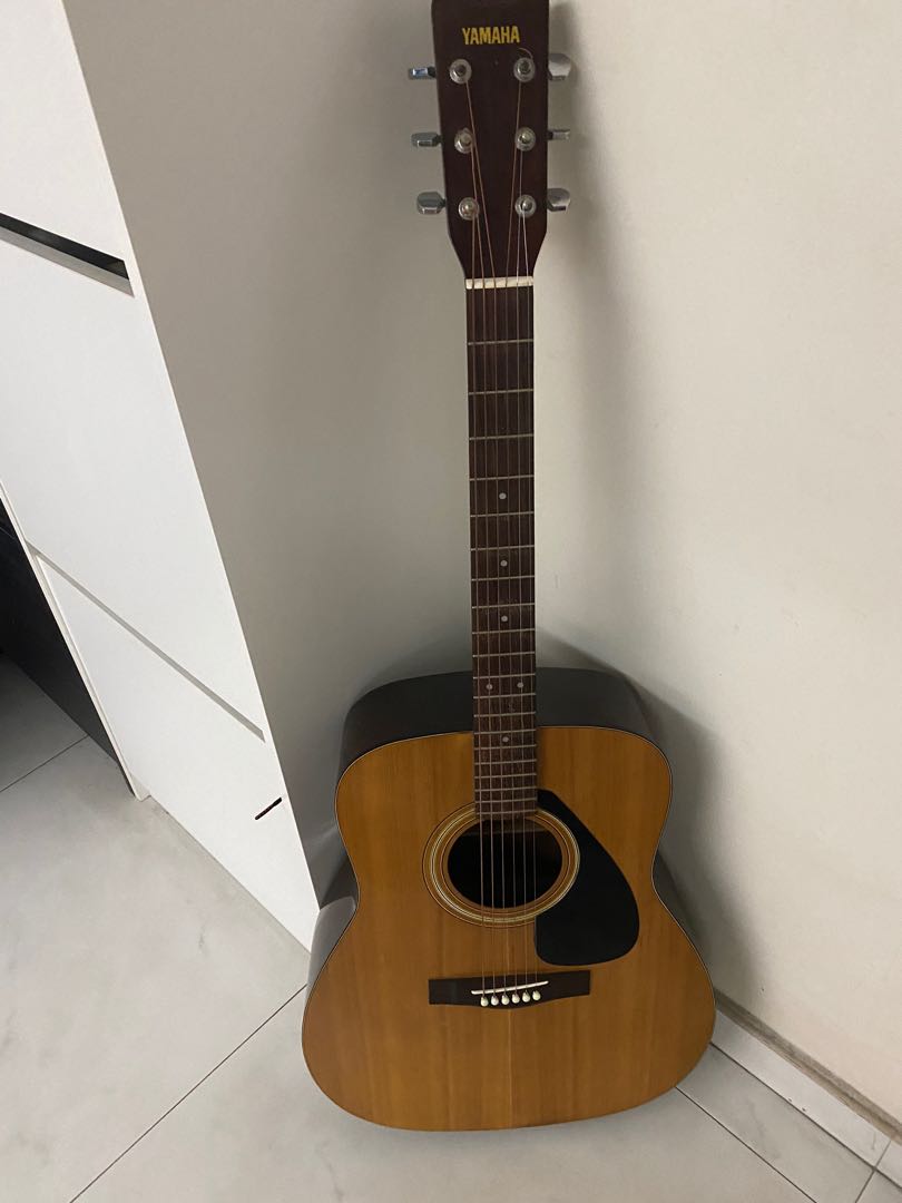 Yamaha fg store 332 acoustic guitar