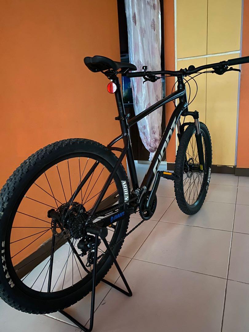Giant talon 4 LARGE Sports Equipment Bicycles Parts