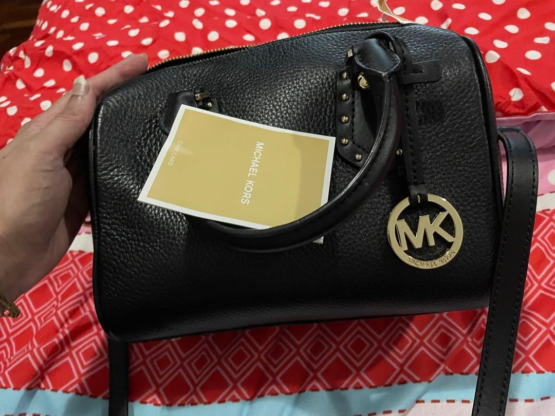 Like New Michael Kors MK Handbag, Women's Fashion, Bags & Wallets, Clutches  on Carousell